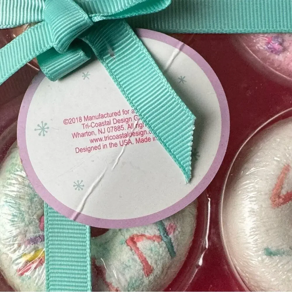 Frosted Donut Scented Four Piece Bath Gift Set Fizzer New in Package